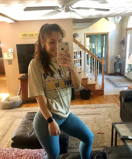 Jordan Rose Schmidt model beautiful img