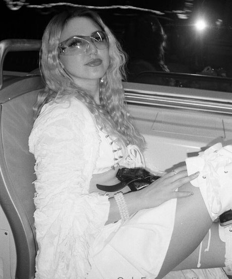 itszaza beautiful actress galleries