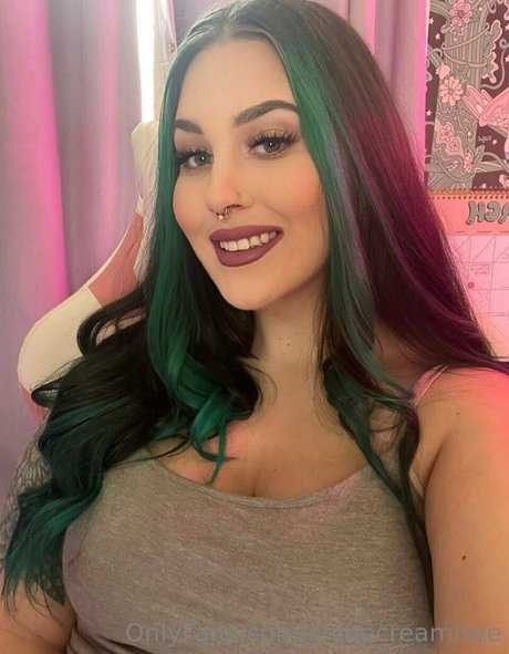 perfect shemale onlyfans pornographic images