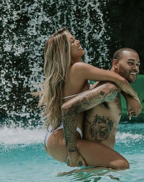 Liane V sex model archive