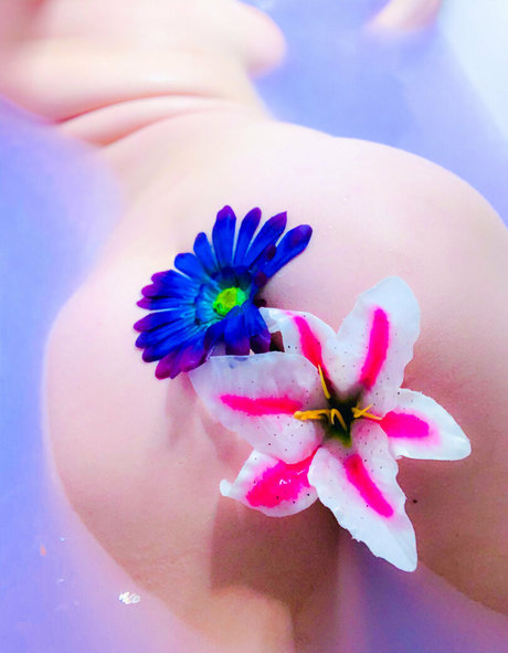 mrsunivrse model art pic