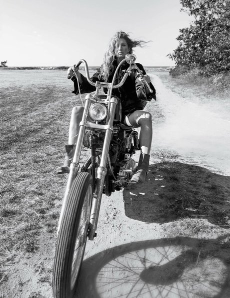 Gisele Bundchen model pornographic pic