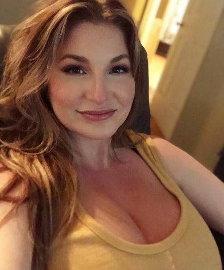 Ashley Bridges model nude picture