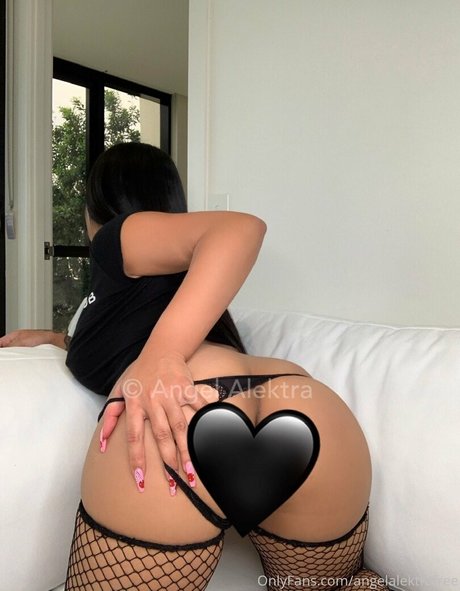 angelalektrafree naked model picture