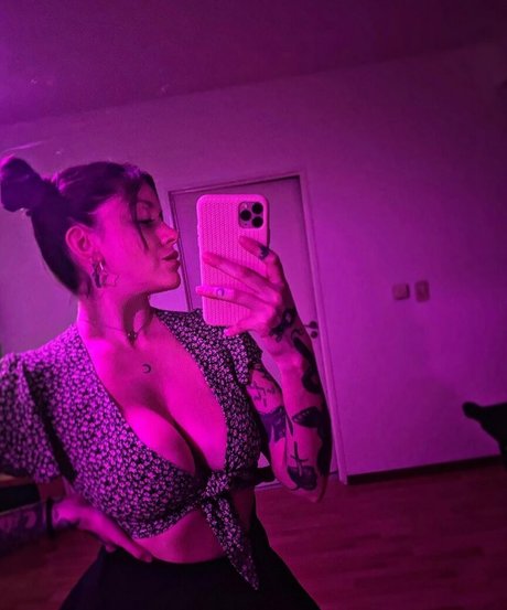 Vicky Massironi porn star image