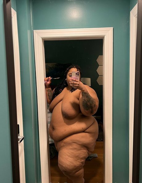 growingellex model adult image