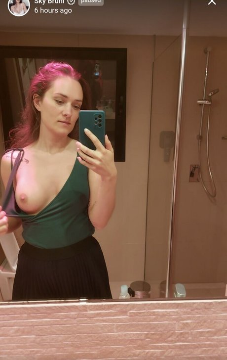 ASMR Sky Bruni model pretty pic