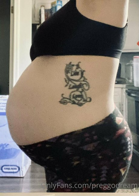 preggodream model perfect photo