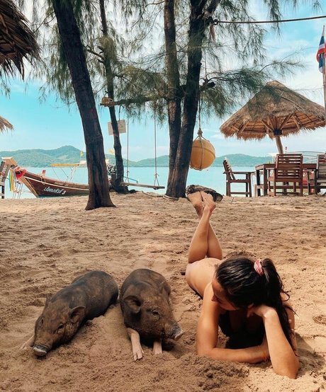 Brigit Sinaga actress picture