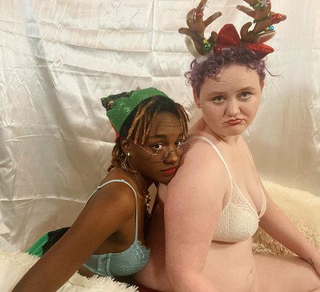 hunnybeesarecool pornographic star picture