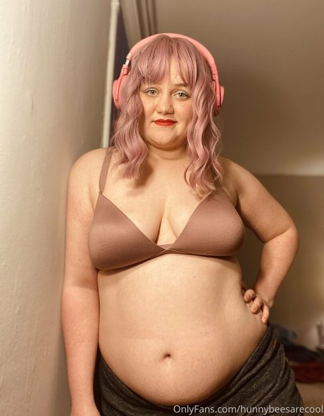 hunnybeesarecool adult actress picture