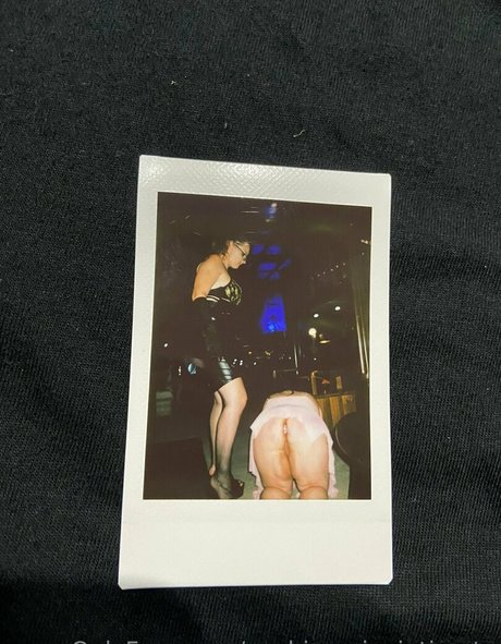 sophieeminxintimate star erotic image