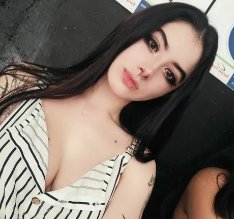 paraliamena erotic model photos