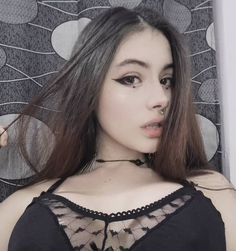 paraliamena art actress photos