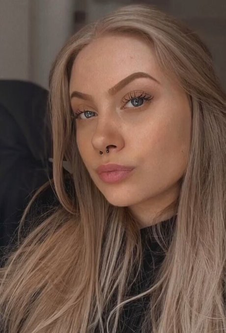 emaazing pornstar pretty image