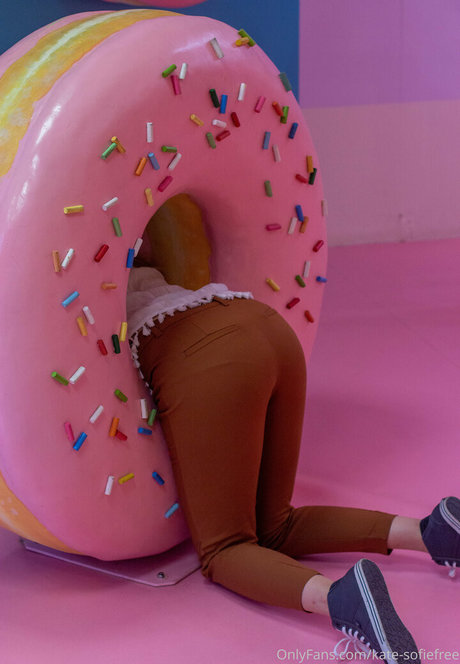 kate sofiefree high quality model pics