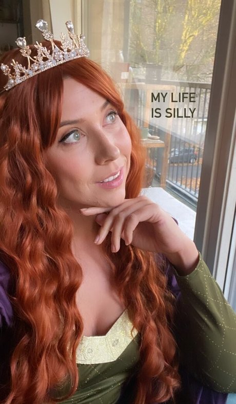 Hazel Hayes pretty star pics