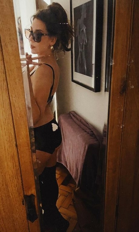 Hazel Hayes pornstar adult img