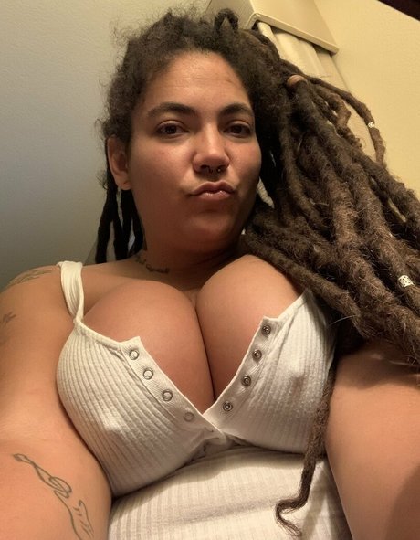 ChristinaGonzalez hot actress pictures