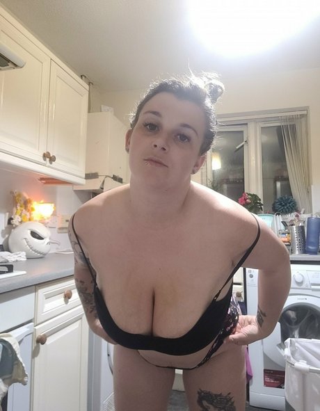 pregnantmamamsalicefury model naked image