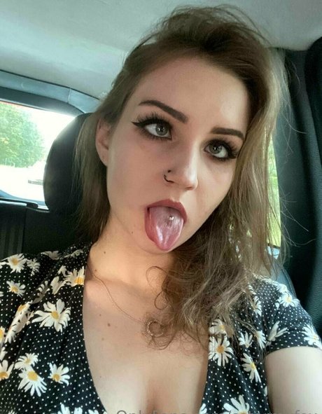 sstormyfox model perfect pic