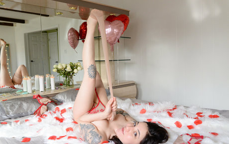 vaegasuicide erotic actress photo