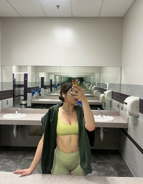 shemale dominatrix onlyfans free nude photo