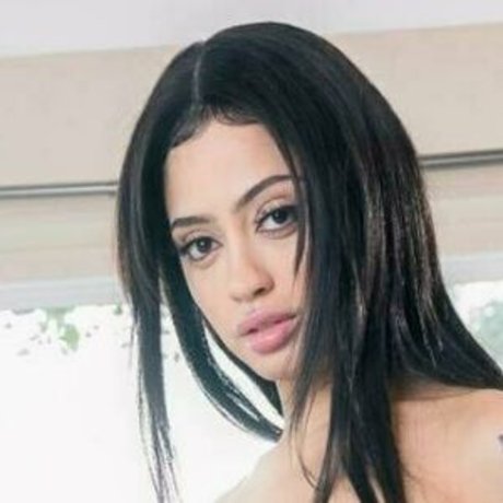 skinny brunette onlyfans best pictures