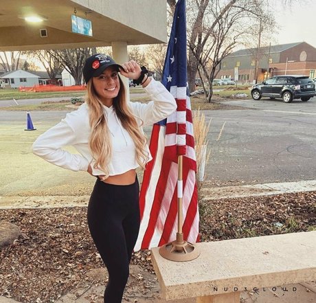 Jenna Hayworth model porn pic