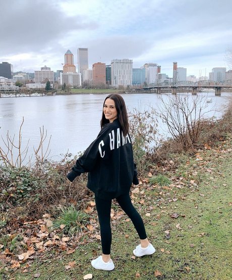 carlieauszler actress picture