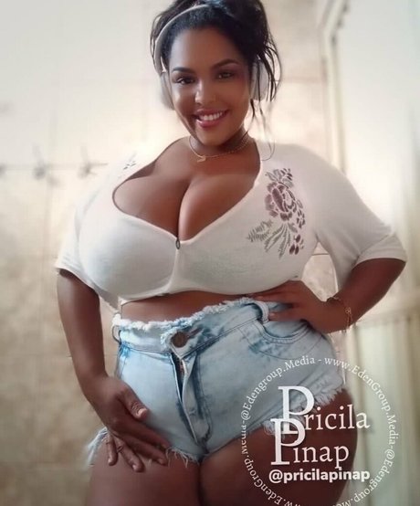 Pricila Pinap model nude image