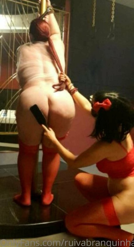 ruivabranquinha model sexy pic