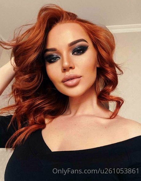 redfoxxxxxxx naked model picture