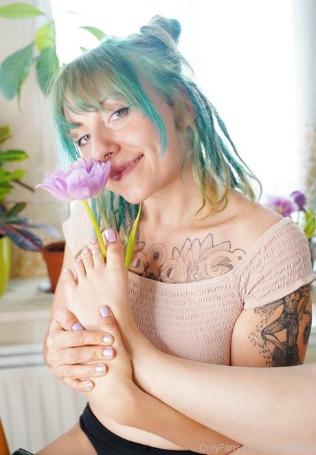 freakyfjonda model exclusive img