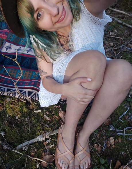 freakyfjonda art actress photos