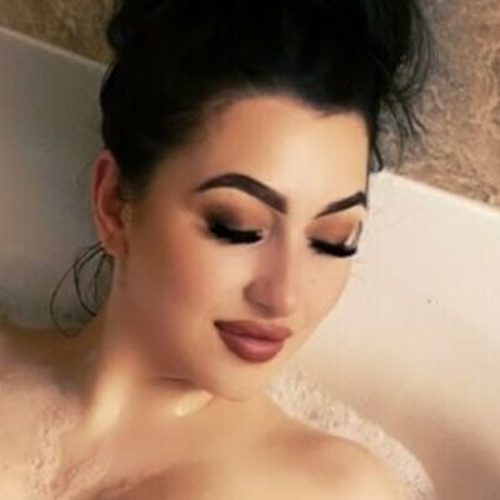 Ashley Delfino Nikkiashh adult model images