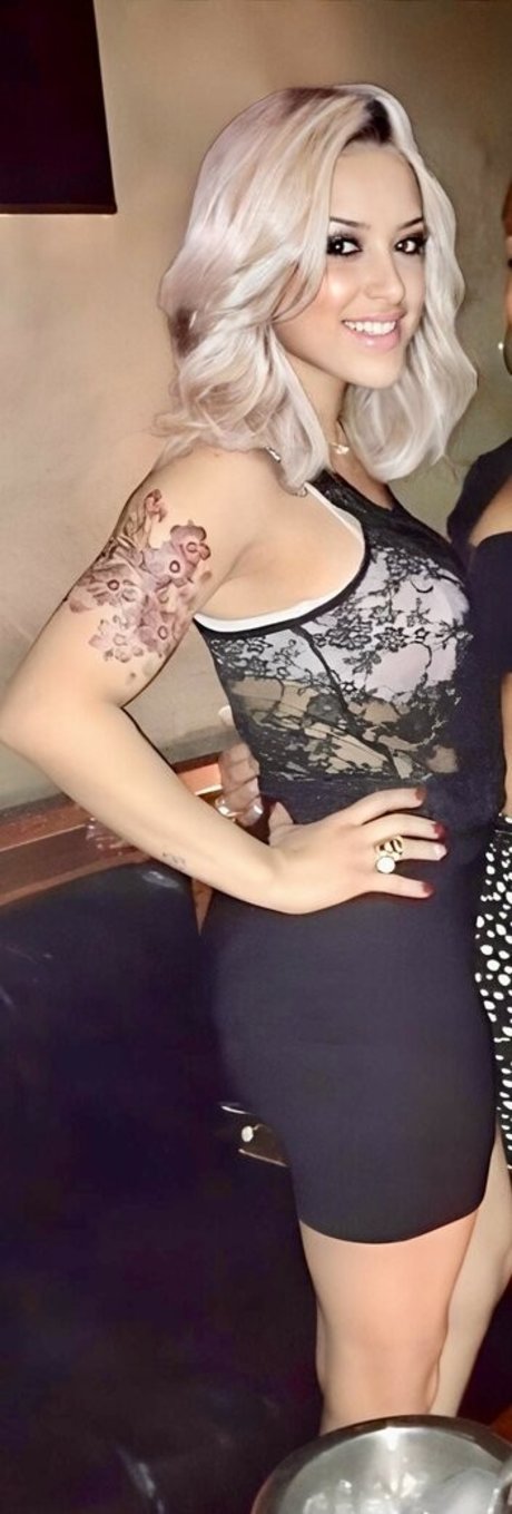 Ashley Smutts exclusive star images