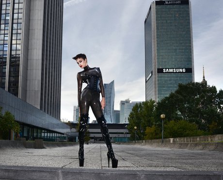 Lady Perse nude star gallery