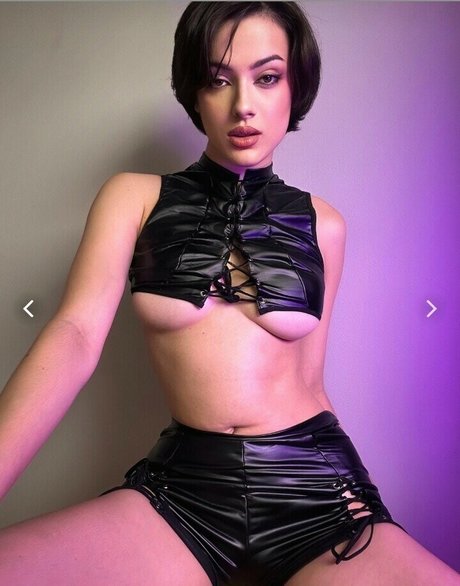 Lady Perse high quality star images