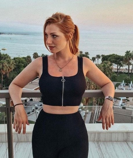 Lara Loft best actress photos