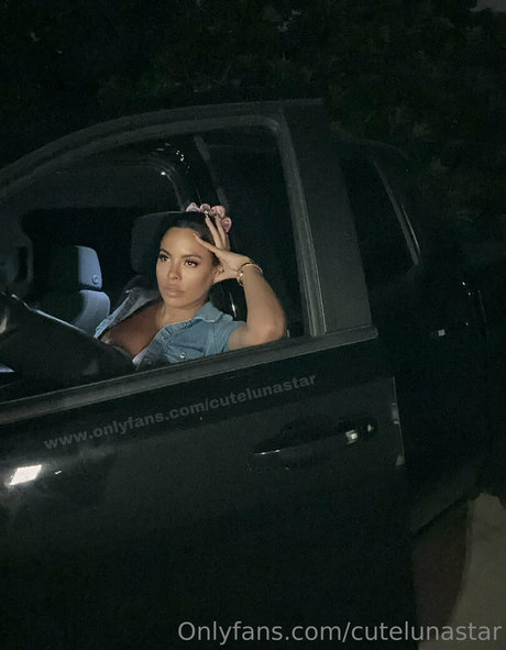 cutelunastar pornstar top pic