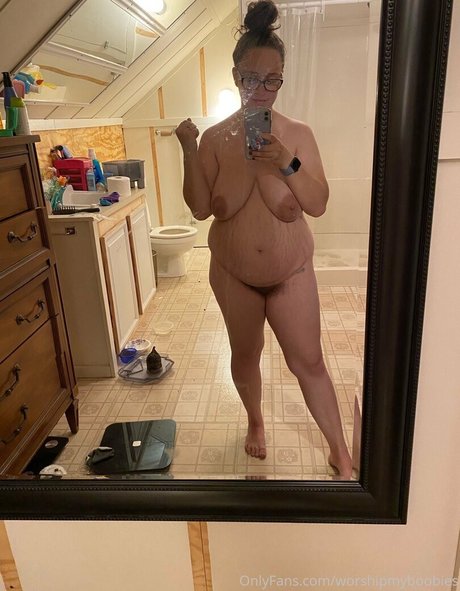 worshipmyboobies star top picture