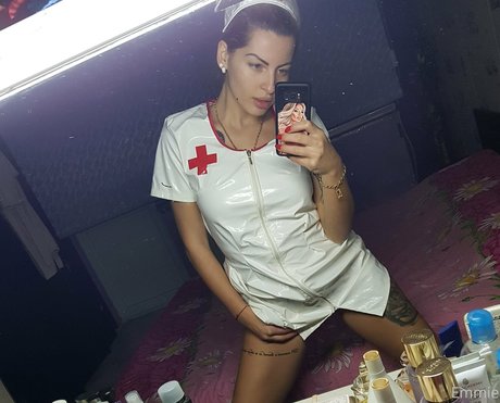 emmie six free model pics