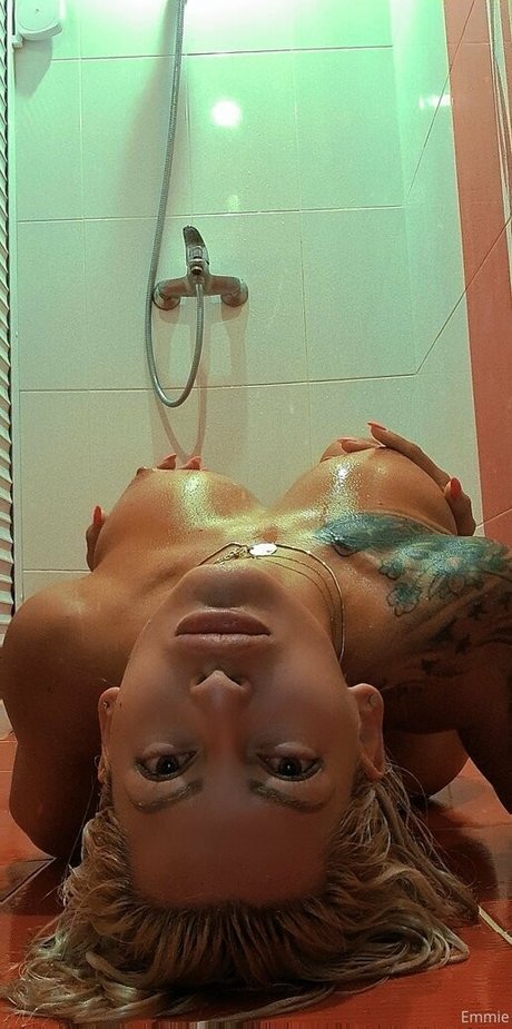 emmie six pretty model photo