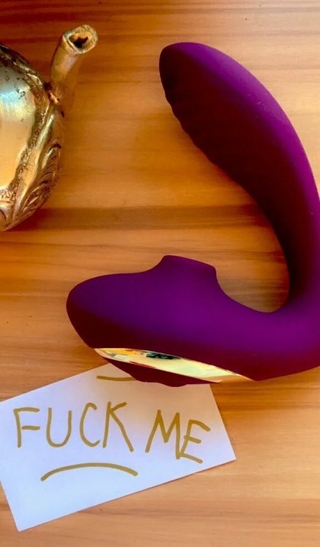 malloypanda erotic model picture