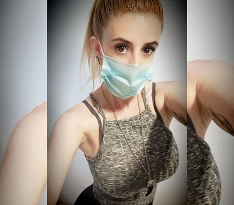 thedevilhot nude model photo