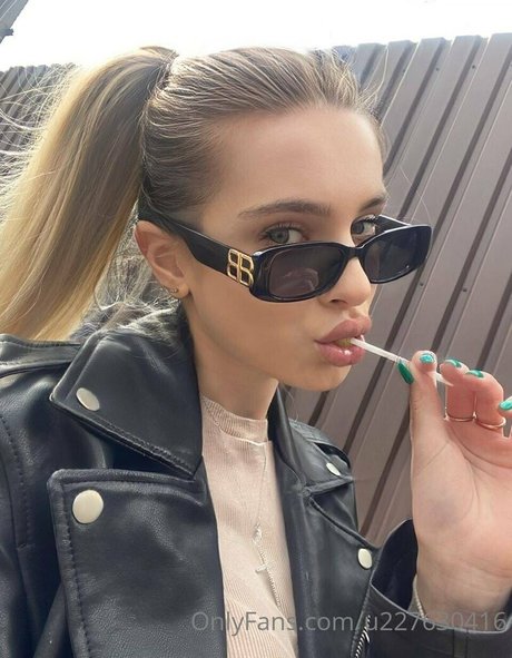 marya maryanne art model picture