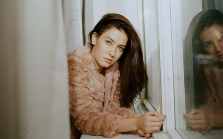 Olivia Norella hd actress pic