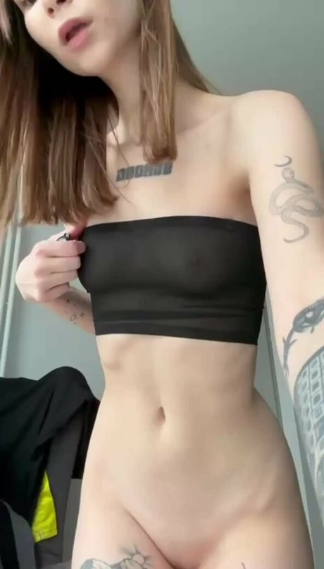 starkbloody11 pornstar top pictures