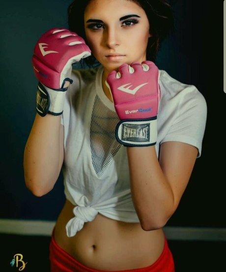 Chelsie Deville pornographic model images